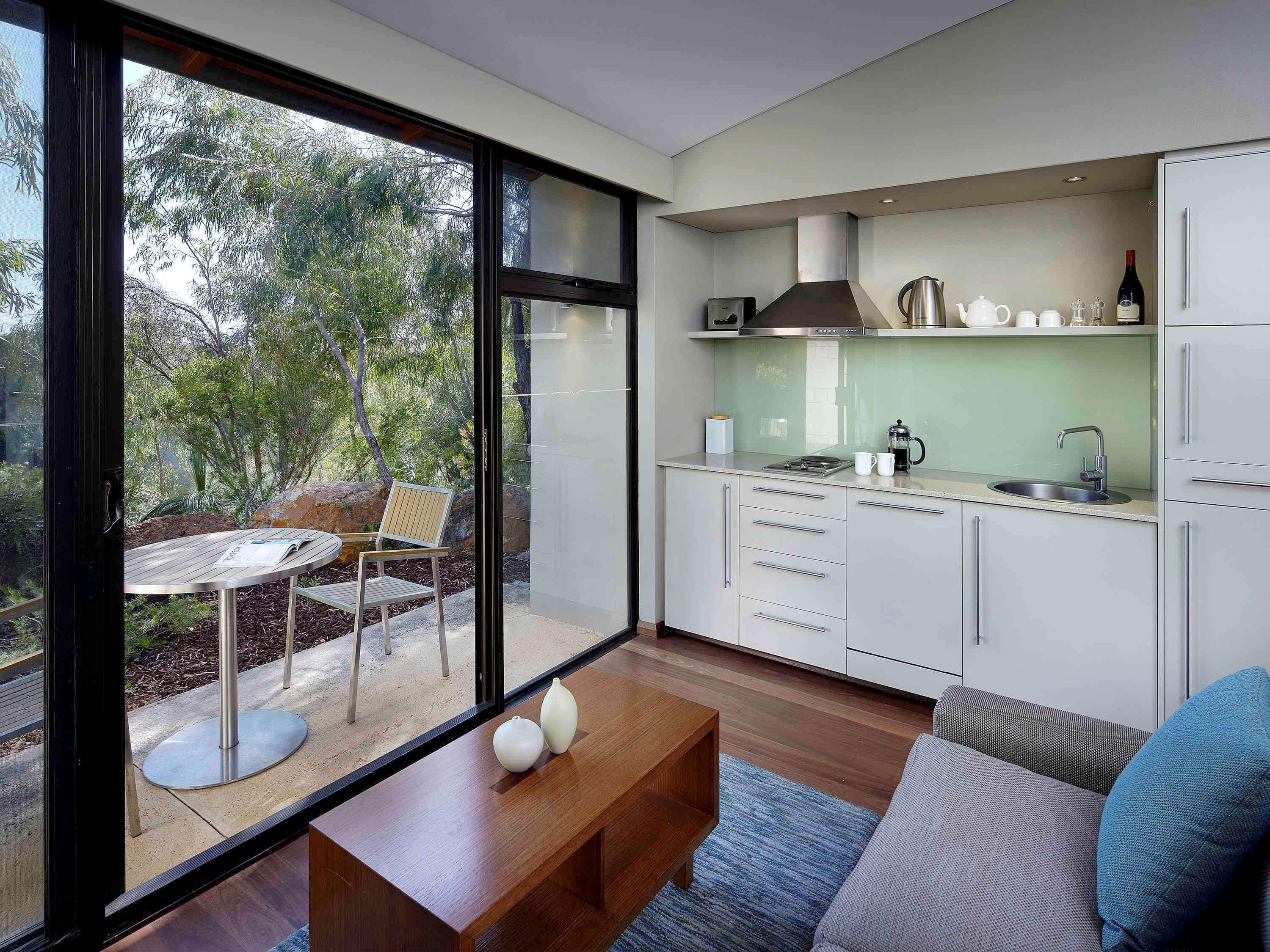 Pullman Bunker Bay Resort Margaret River Dunsborough Eksteriør bilde A kitchen in a typical apartment at the Village