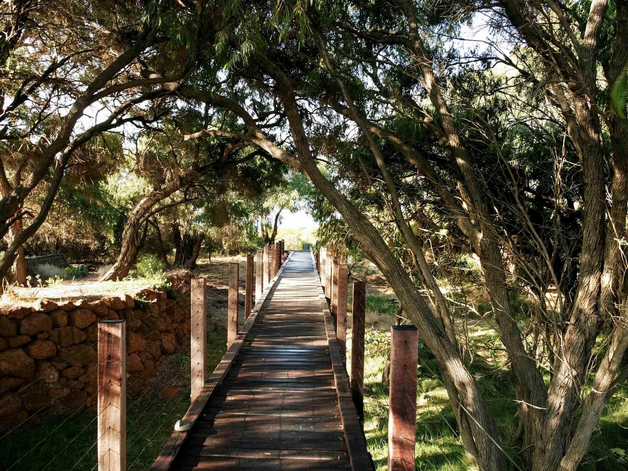 Pullman Bunker Bay Resort Margaret River Dunsborough Eksteriør bilde The boardwalk at the entrance to the reserve