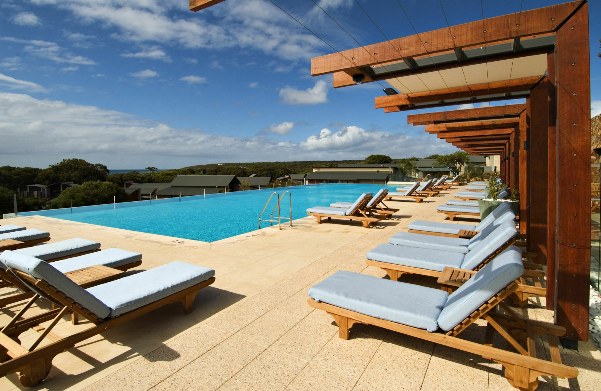 Pullman Bunker Bay Resort Margaret River Dunsborough Eksteriør bilde The swimming pool at the hotel